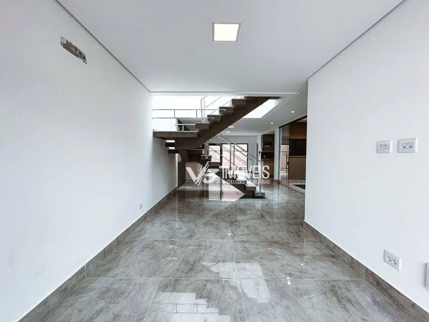 Foto 3 de Sobrado com 4 quartos à venda, 162m2 em Matinhos - PR