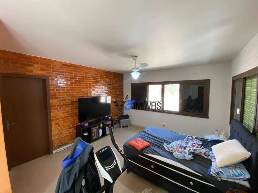 Foto 7 de Sobrado com 8 quartos à venda, 336m2 em Matinhos - PR