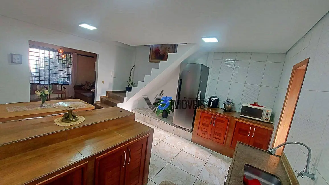 Foto 9 de Sobrado com 3 quartos à venda, 180m2 em Matinhos - PR