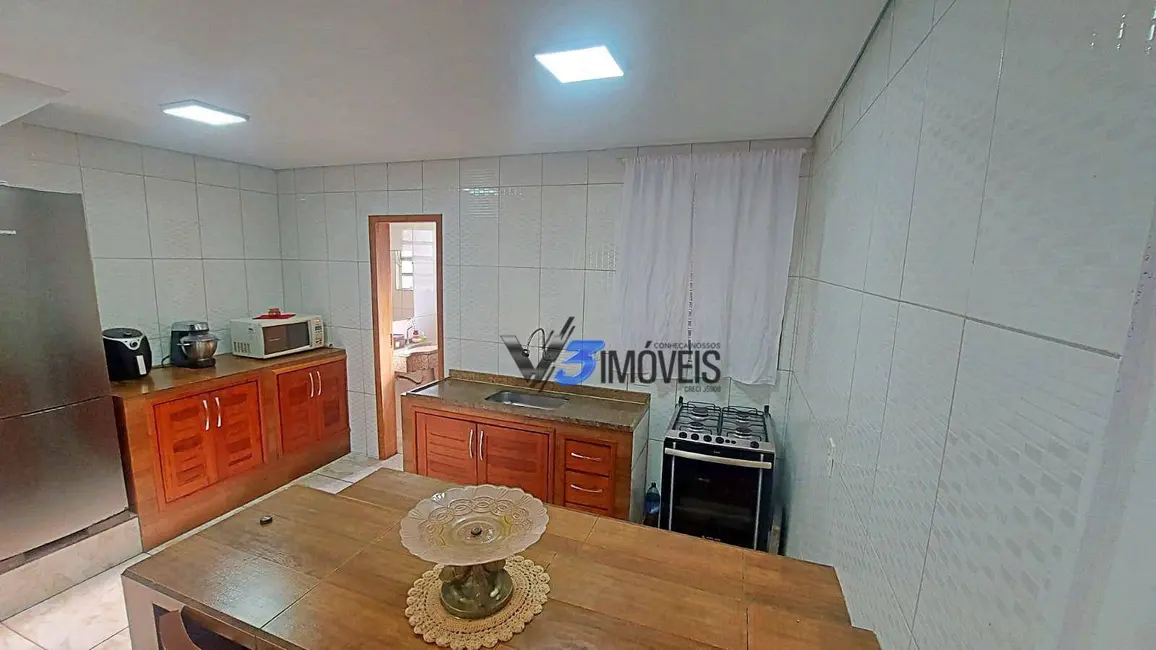 Foto 8 de Sobrado com 3 quartos à venda, 180m2 em Matinhos - PR