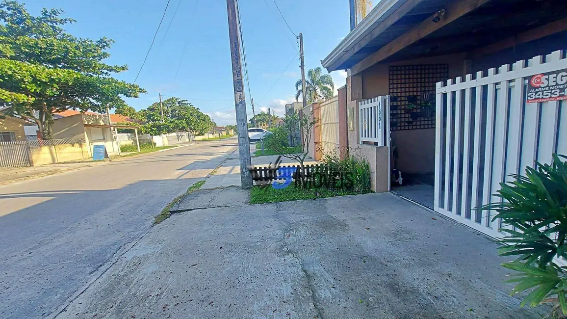 Foto 2 de Sobrado com 3 quartos à venda, 180m2 em Matinhos - PR