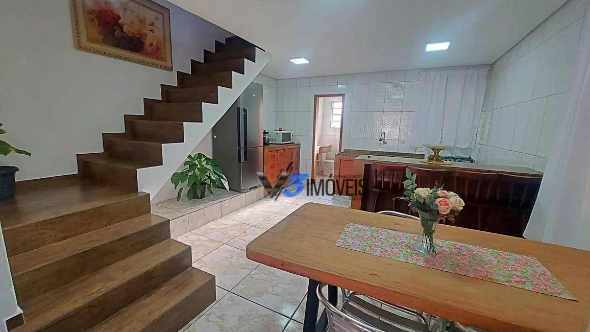 Foto 7 de Sobrado com 3 quartos à venda, 180m2 em Matinhos - PR