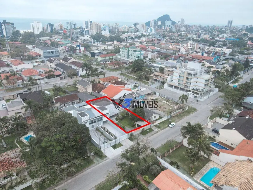 Foto 4 de Casa com 3 quartos à venda, 546m2 em Matinhos - PR