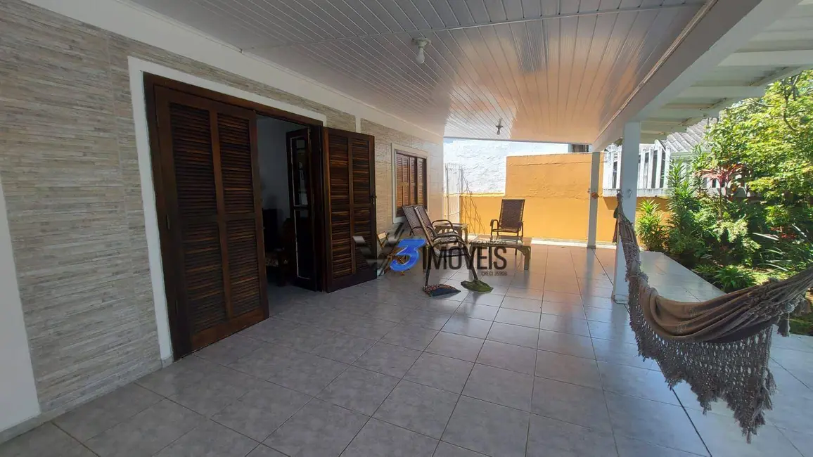 Foto 5 de Casa com 3 quartos à venda, 546m2 em Matinhos - PR