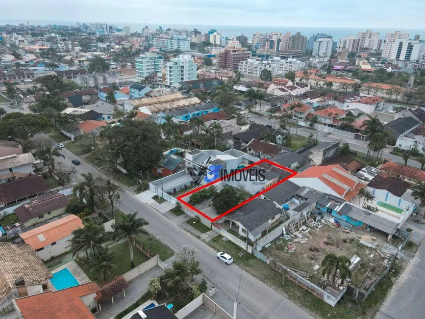 Foto 3 de Casa com 3 quartos à venda, 546m2 em Matinhos - PR