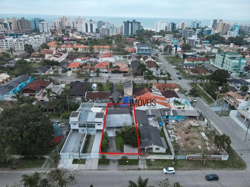Foto 2 de Casa com 3 quartos à venda, 546m2 em Matinhos - PR