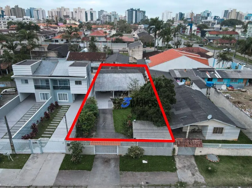 Foto 1 de Casa com 3 quartos à venda, 546m2 em Matinhos - PR