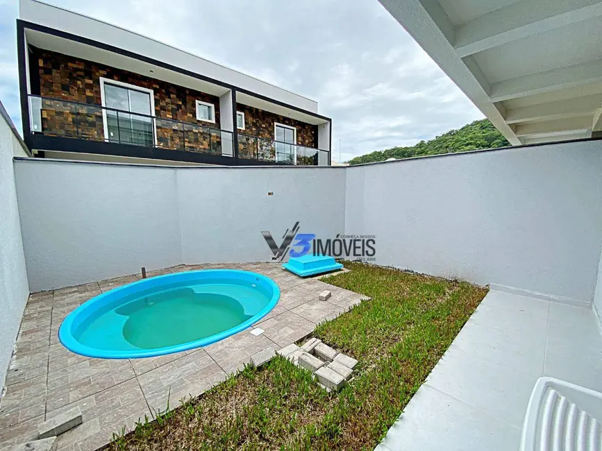 Foto 9 de Sobrado com 3 quartos à venda, 97m2 em Matinhos - PR