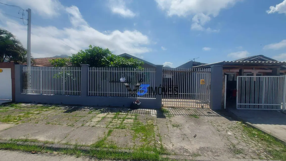 Foto 1 de Casa com 3 quartos à venda, 364m2 em Matinhos - PR