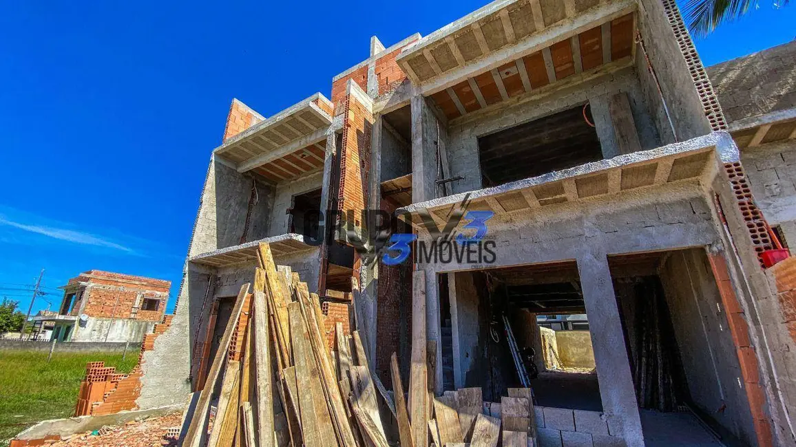 Foto 2 de Sobrado com 3 quartos à venda, 410m2 em Matinhos - PR