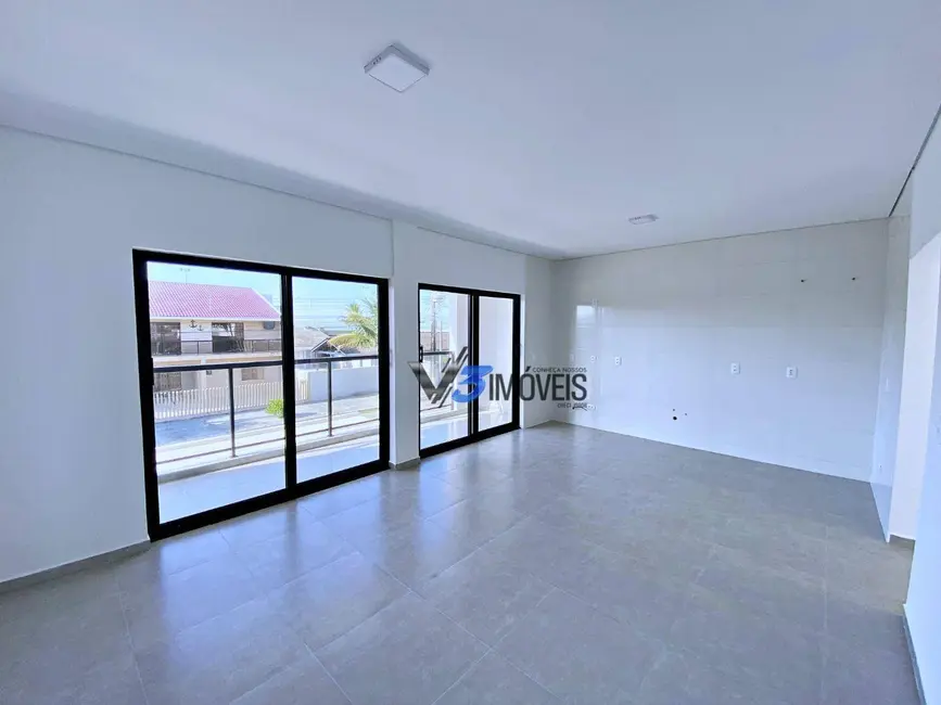 Foto 9 de Sobrado com 3 quartos à venda, 325m2 em Matinhos - PR