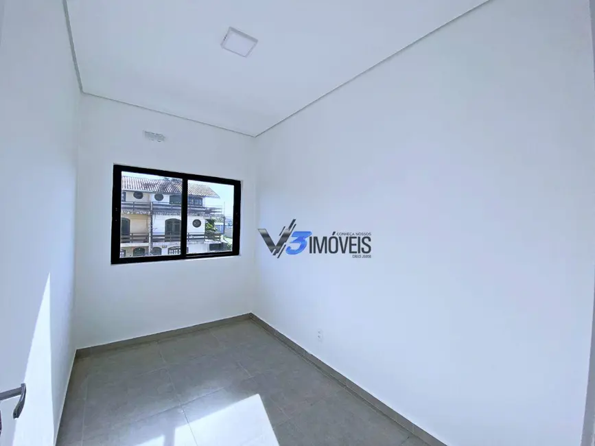 Foto 6 de Sobrado com 3 quartos à venda, 325m2 em Matinhos - PR