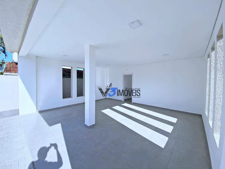 Foto 3 de Sobrado com 3 quartos à venda, 325m2 em Matinhos - PR