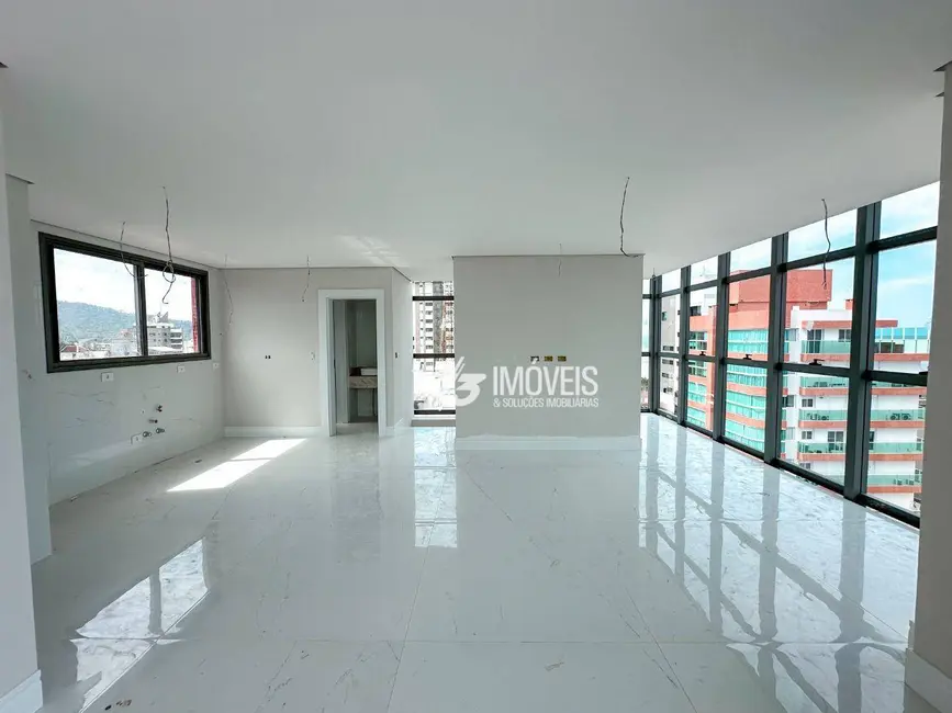 Foto 1 de Cobertura à venda, 288m2 em Matinhos - PR