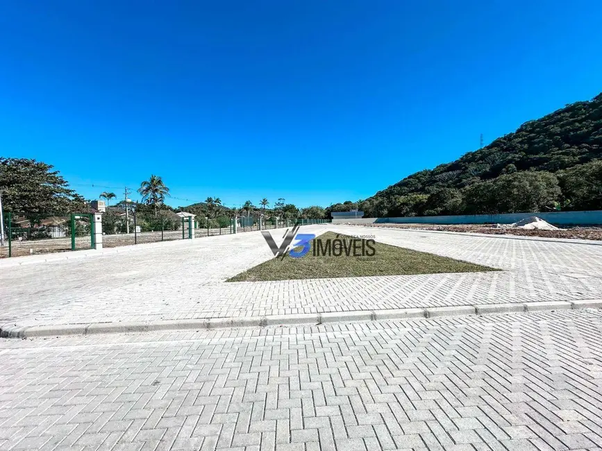 Foto 6 de Terreno / Lote à venda, 180m2 em Matinhos - PR