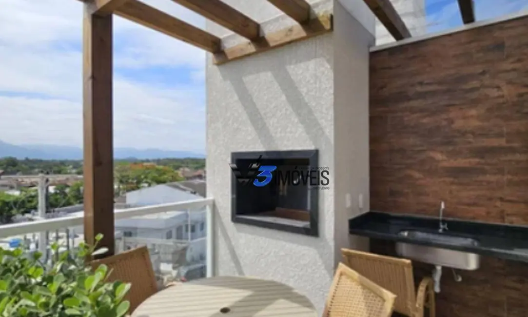 Foto 3 de Cobertura com 3 quartos à venda, 121m2 em Matinhos - PR