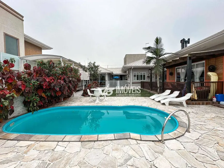 Foto 1 de Casa com 5 quartos à venda, 665m2 em Centro, Matinhos - PR