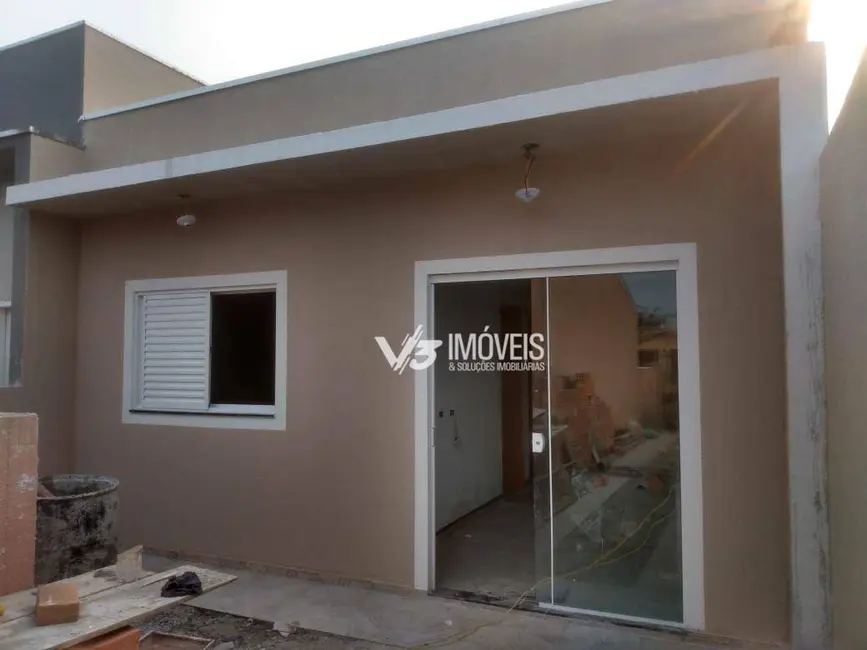 Foto 1 de Casa com 2 quartos à venda, 129m2 em Matinhos - PR