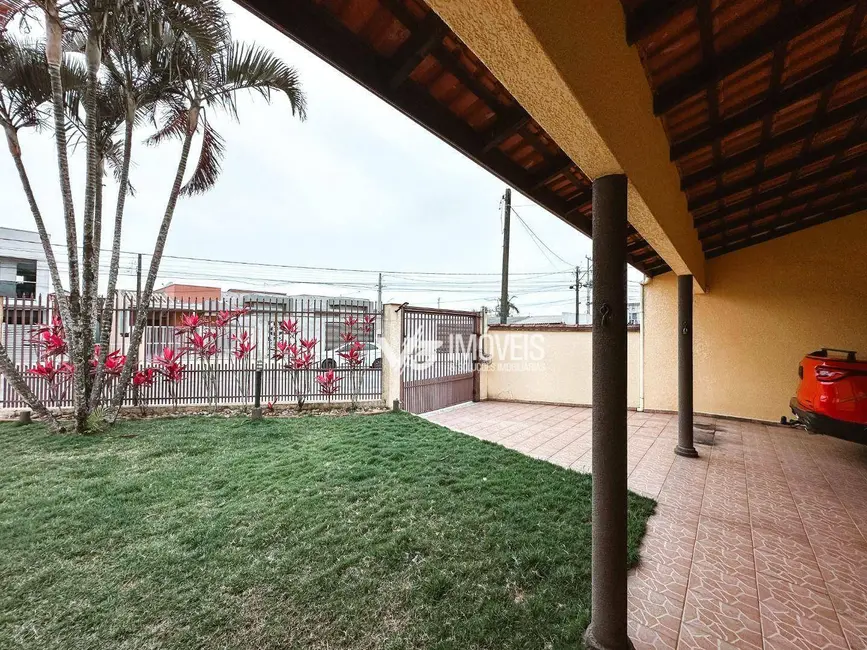 Foto 2 de Casa com 3 quartos à venda, 375m2 em Matinhos - PR