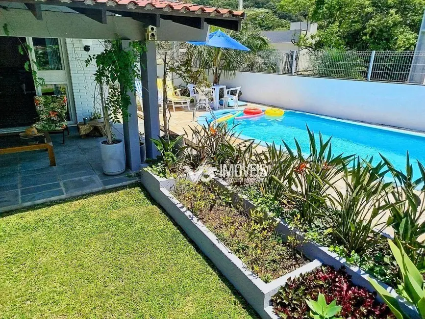 Foto 4 de Casa com 5 quartos à venda, 529m2 em Matinhos - PR