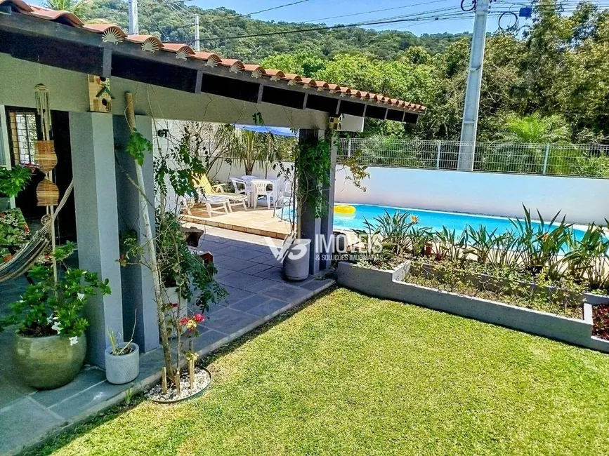 Foto 3 de Casa com 5 quartos à venda, 529m2 em Matinhos - PR