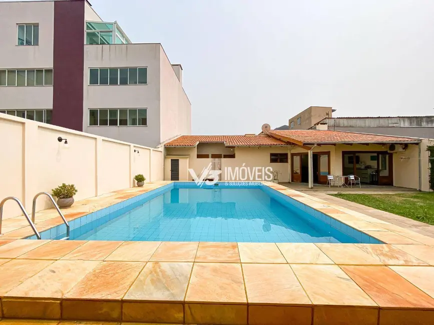 Foto 1 de Casa com 4 quartos à venda, 600m2 em Matinhos - PR