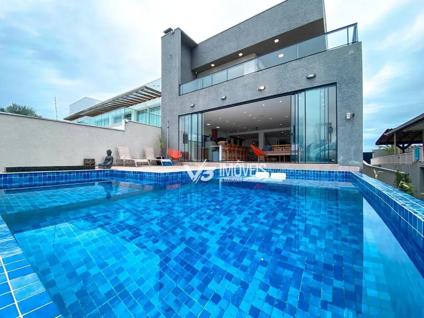 Foto 3 de Casa com 4 quartos à venda, 621m2 em Guaratuba - PR