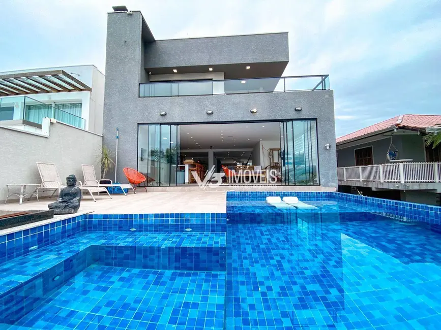 Foto 2 de Casa com 4 quartos à venda, 621m2 em Guaratuba - PR