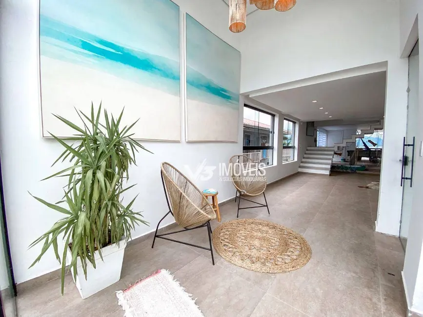 Foto 4 de Casa com 4 quartos à venda, 621m2 em Guaratuba - PR