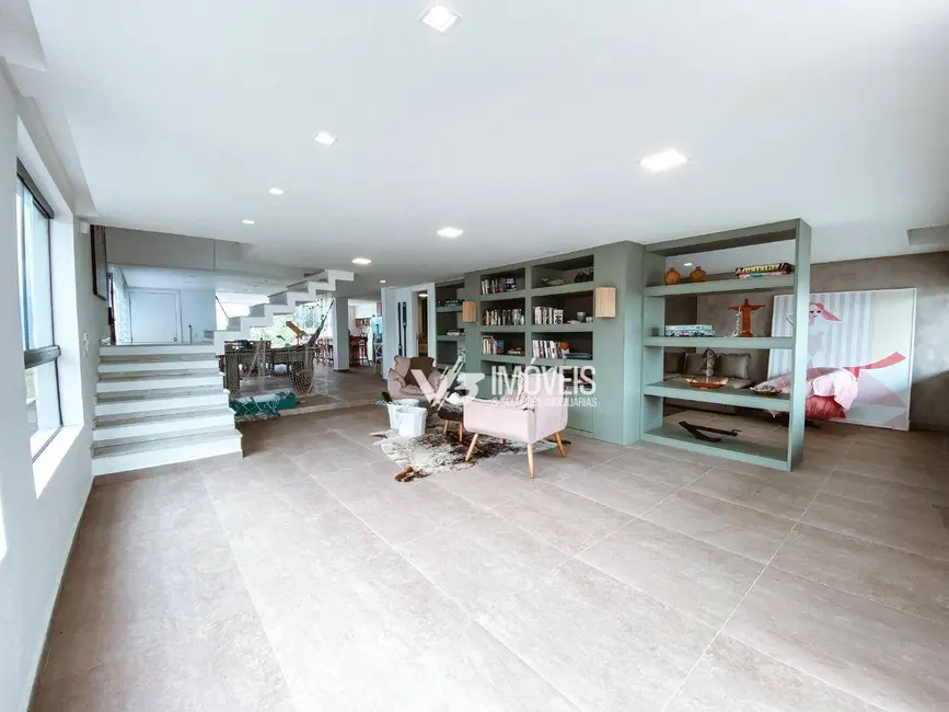 Foto 5 de Casa com 4 quartos à venda, 621m2 em Guaratuba - PR