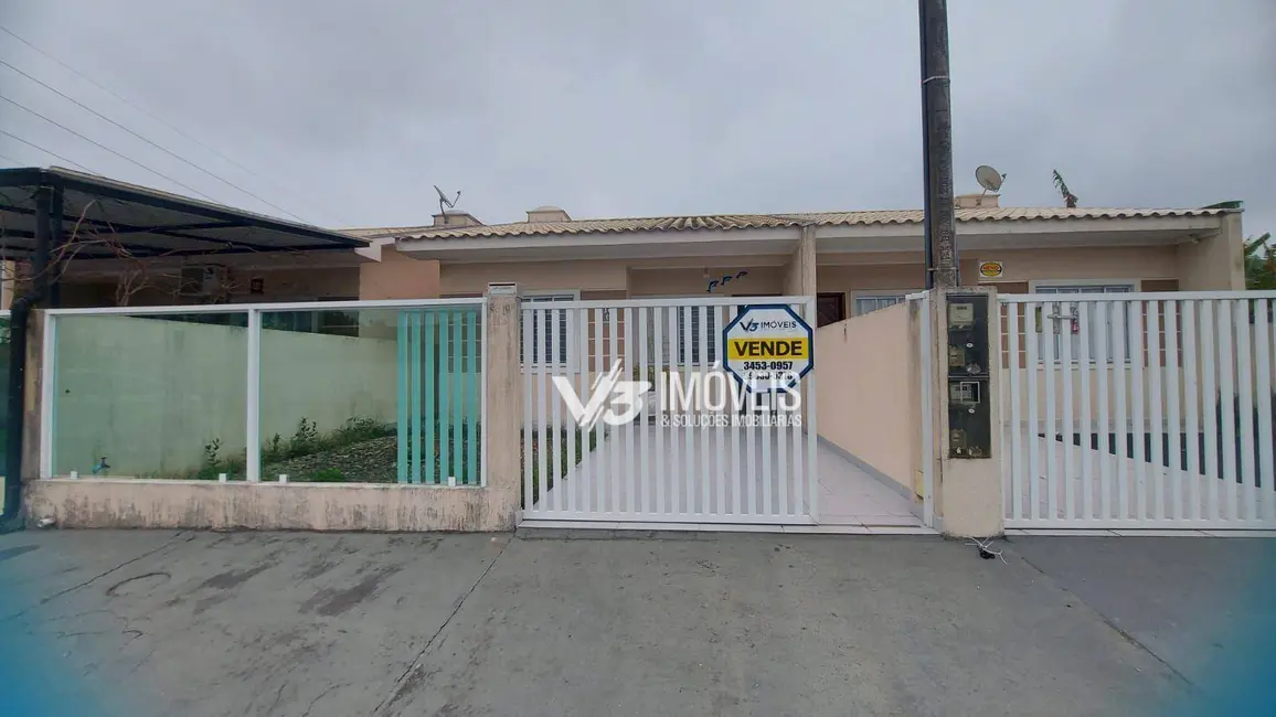 Foto 1 de Casa com 2 quartos à venda, 108m2 em Matinhos - PR