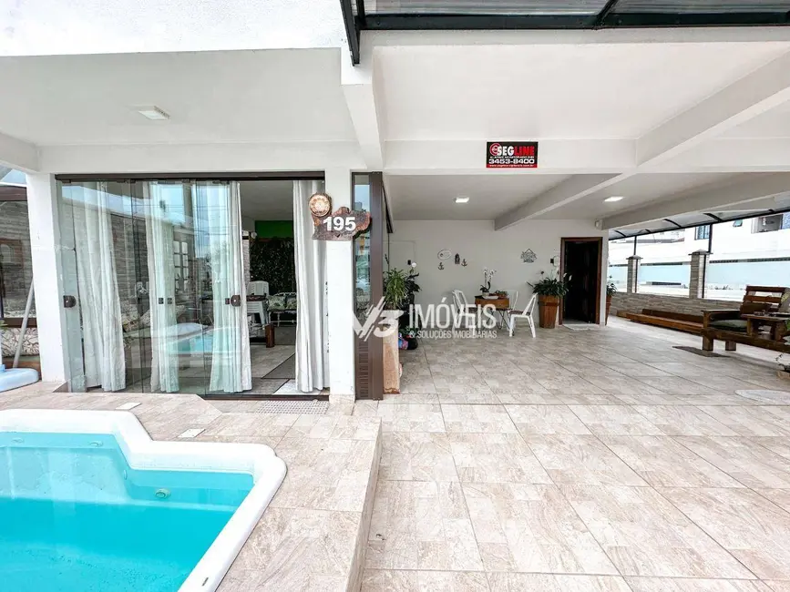 Casa com 4 quartos à venda, 261m2 em Matinhos - PR - imagem 3 Foto 3 de Casa com 4 quartos à venda, 261m2 em Matinhos - PR