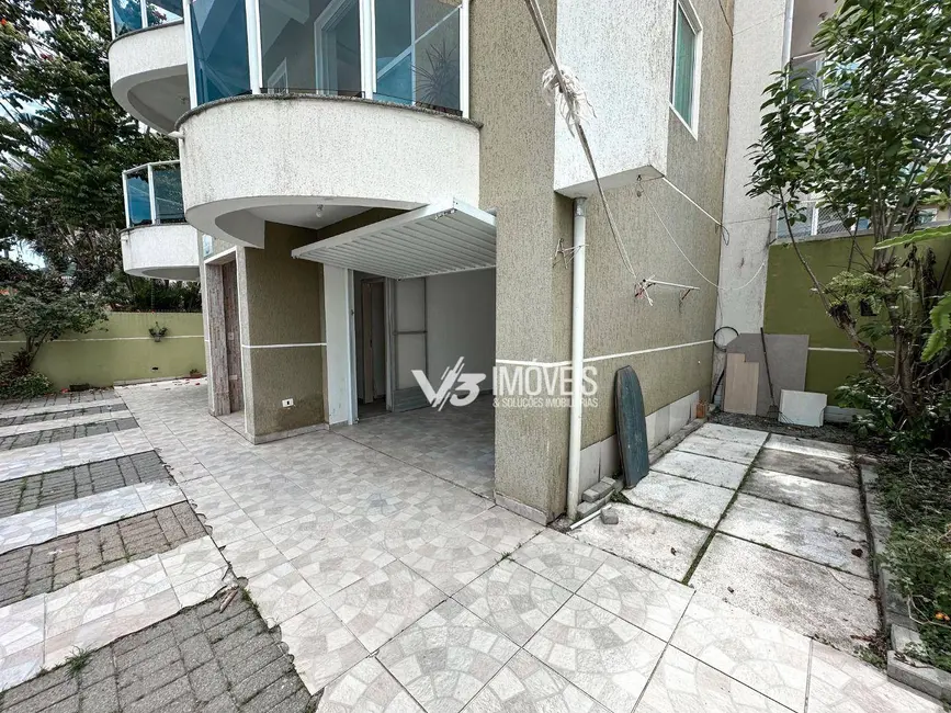 Foto 6 de Sobrado com 3 quartos à venda, 107m2 em Centro, Matinhos - PR