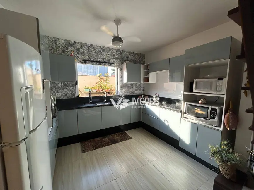 Foto 5 de Casa com 4 quartos à venda, 360m2 em Matinhos - PR