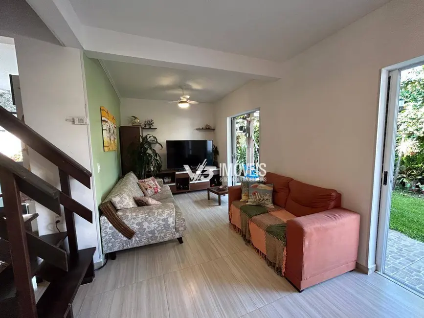 Foto 4 de Casa com 4 quartos à venda, 360m2 em Matinhos - PR