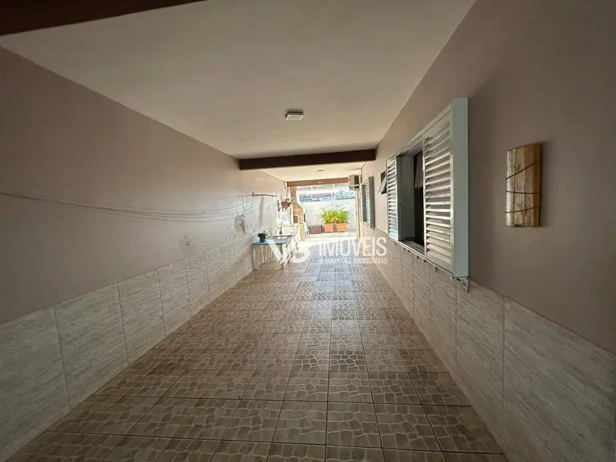 Foto 3 de Casa com 4 quartos à venda, 360m2 em Matinhos - PR