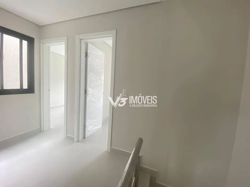 Foto 6 de Sobrado com 4 quartos à venda, 216m2 em Matinhos - PR