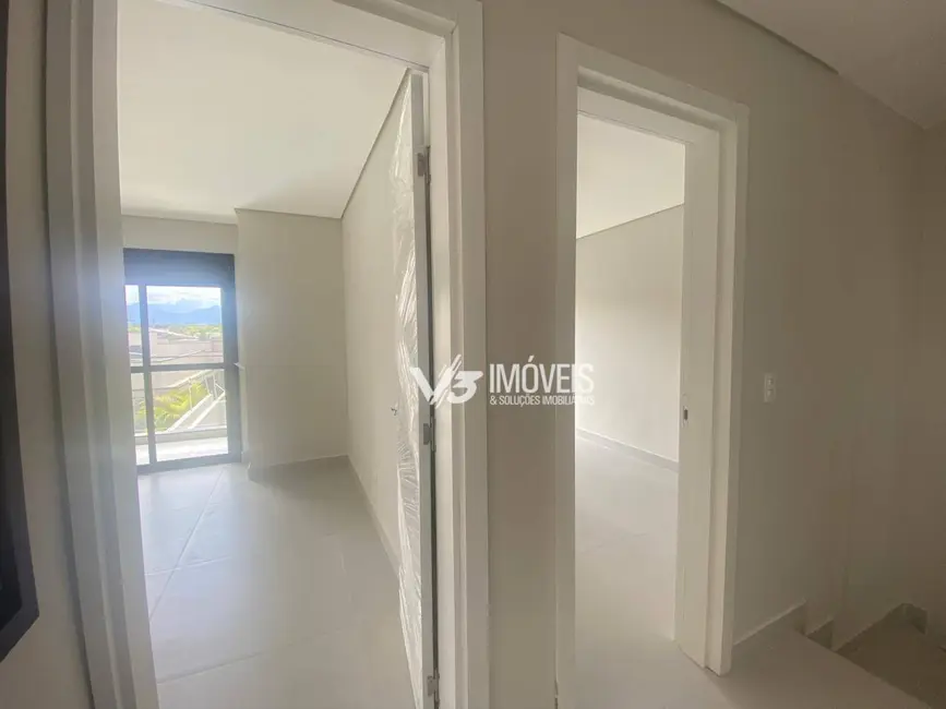 Foto 8 de Sobrado com 4 quartos à venda, 216m2 em Matinhos - PR