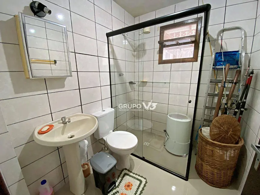 Foto 6 de Sobrado com 3 quartos à venda, 80m2 em Matinhos - PR