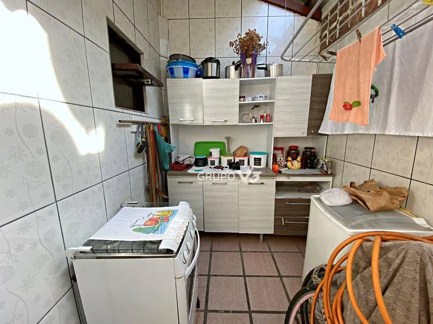 Foto 9 de Sobrado com 3 quartos à venda, 80m2 em Matinhos - PR