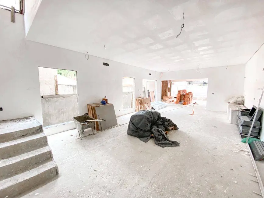 Foto 8 de Sobrado com 4 quartos à venda, 295m2 em Matinhos - PR