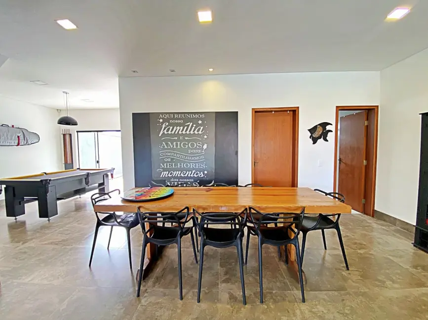 Foto 7 de Sobrado com 5 quartos à venda, 243m2 em Matinhos - PR