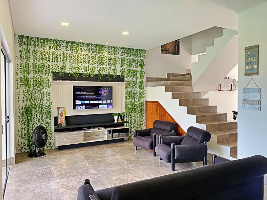 Foto 3 de Sobrado com 5 quartos à venda, 243m2 em Matinhos - PR