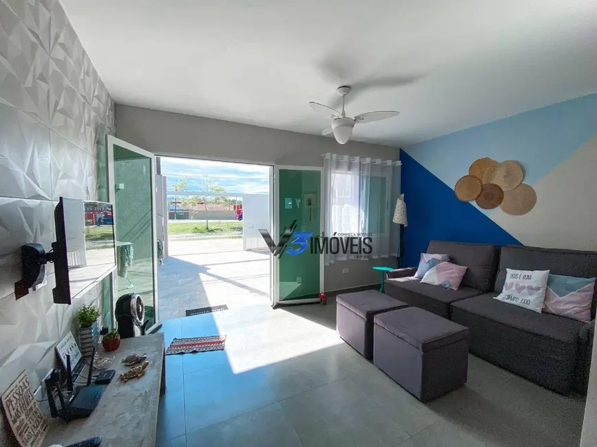 Foto 5 de Sobrado com 3 quartos à venda, 273m2 em Matinhos - PR