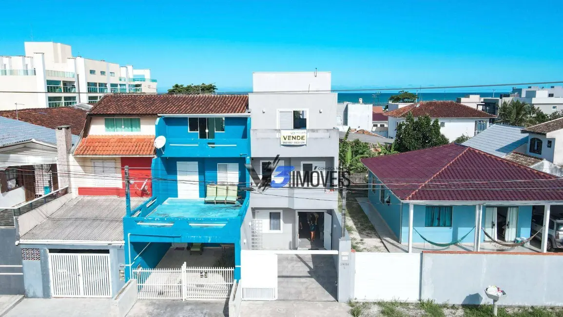 Foto 1 de Sobrado com 3 quartos à venda, 273m2 em Matinhos, PR