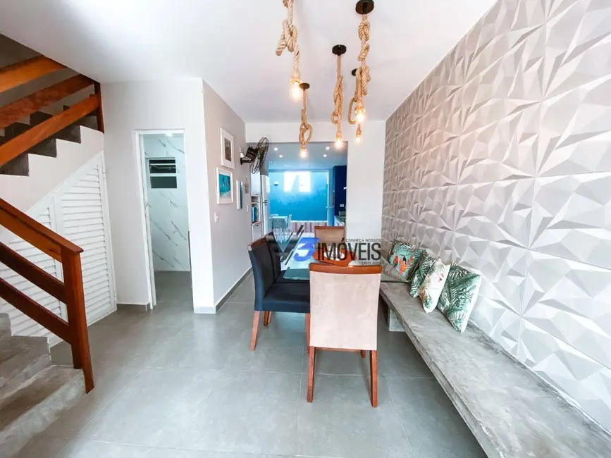 Foto 8 de Sobrado com 3 quartos à venda, 273m2 em Matinhos - PR