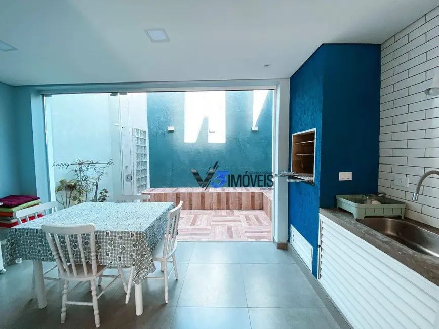 Foto 9 de Sobrado com 3 quartos à venda, 273m2 em Matinhos - PR