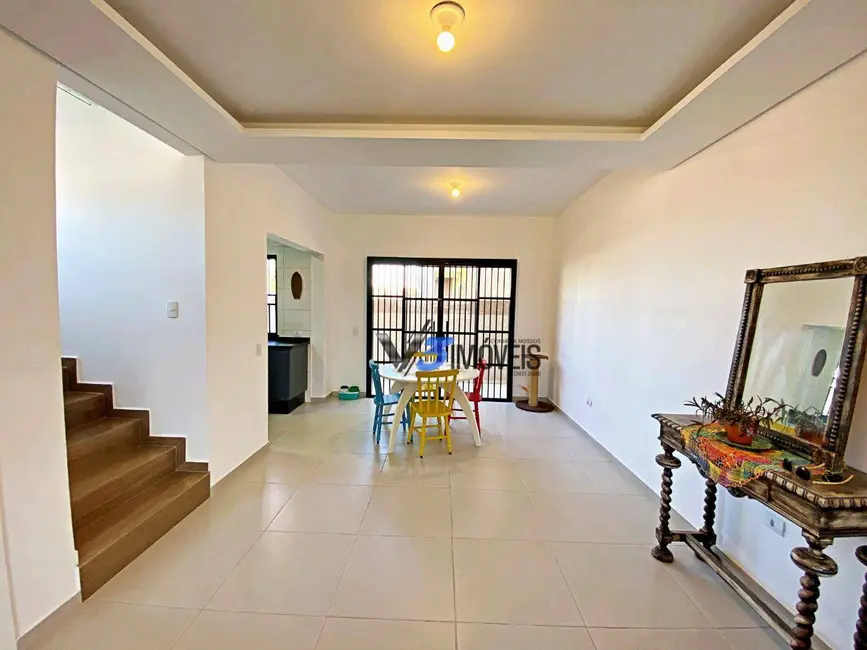 Sobrado com 3 quartos à venda, 177m2 em Matinhos - PR - imagem 7 Foto 7 de Sobrado com 3 quartos à venda, 177m2 em Matinhos - PR