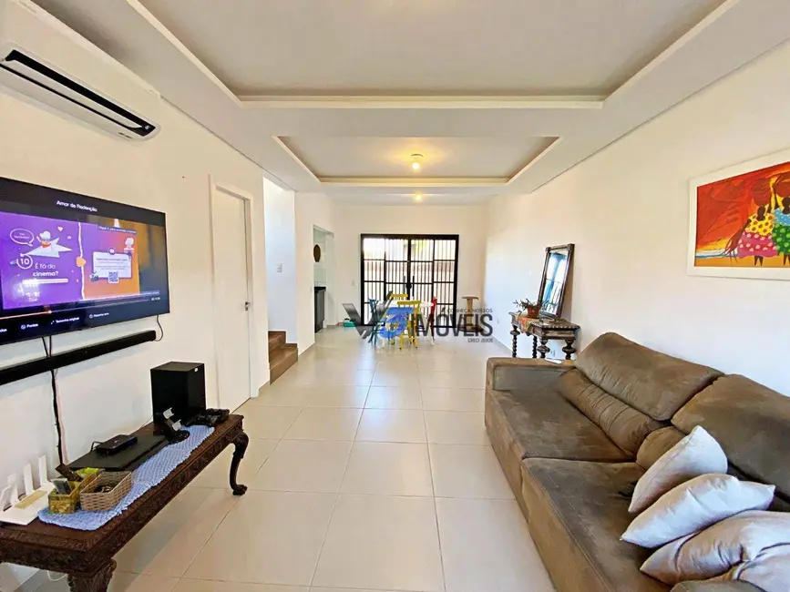 Sobrado com 3 quartos à venda, 177m2 em Matinhos - PR - imagem 6 Foto 6 de Sobrado com 3 quartos à venda, 177m2 em Matinhos - PR