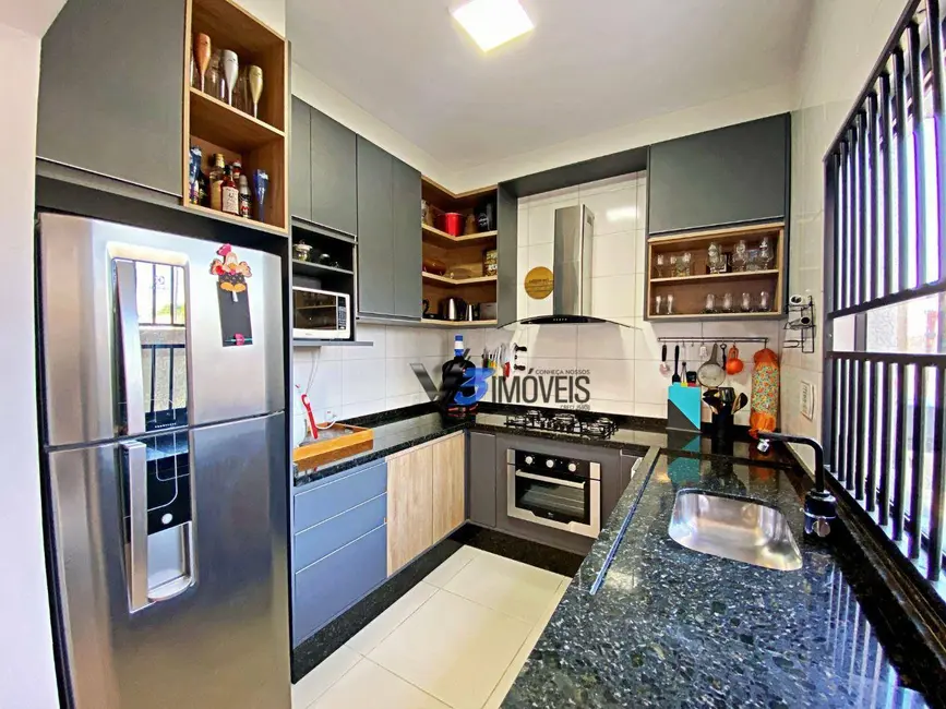 Sobrado com 3 quartos à venda, 177m2 em Matinhos - PR - imagem 9 Foto 9 de Sobrado com 3 quartos à venda, 177m2 em Matinhos - PR